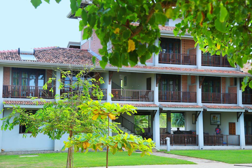 โรงแรมเซรีน บีช แทนกาลเล ภายนอก รูปภาพ